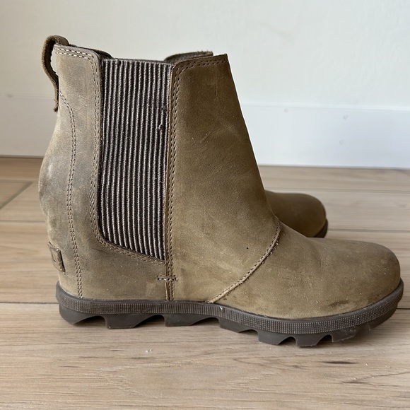 Sorel Joan of Arctic Chelsea Wedge Boots - Picture 4 of 7